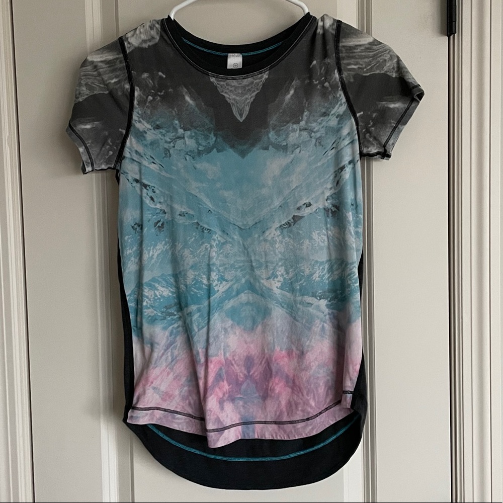 Ivivva t shirt with drop tail back